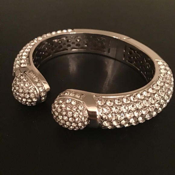 Joan Boyce clear pave hinged cuff bracelet size S/M - Picture 5 of 9